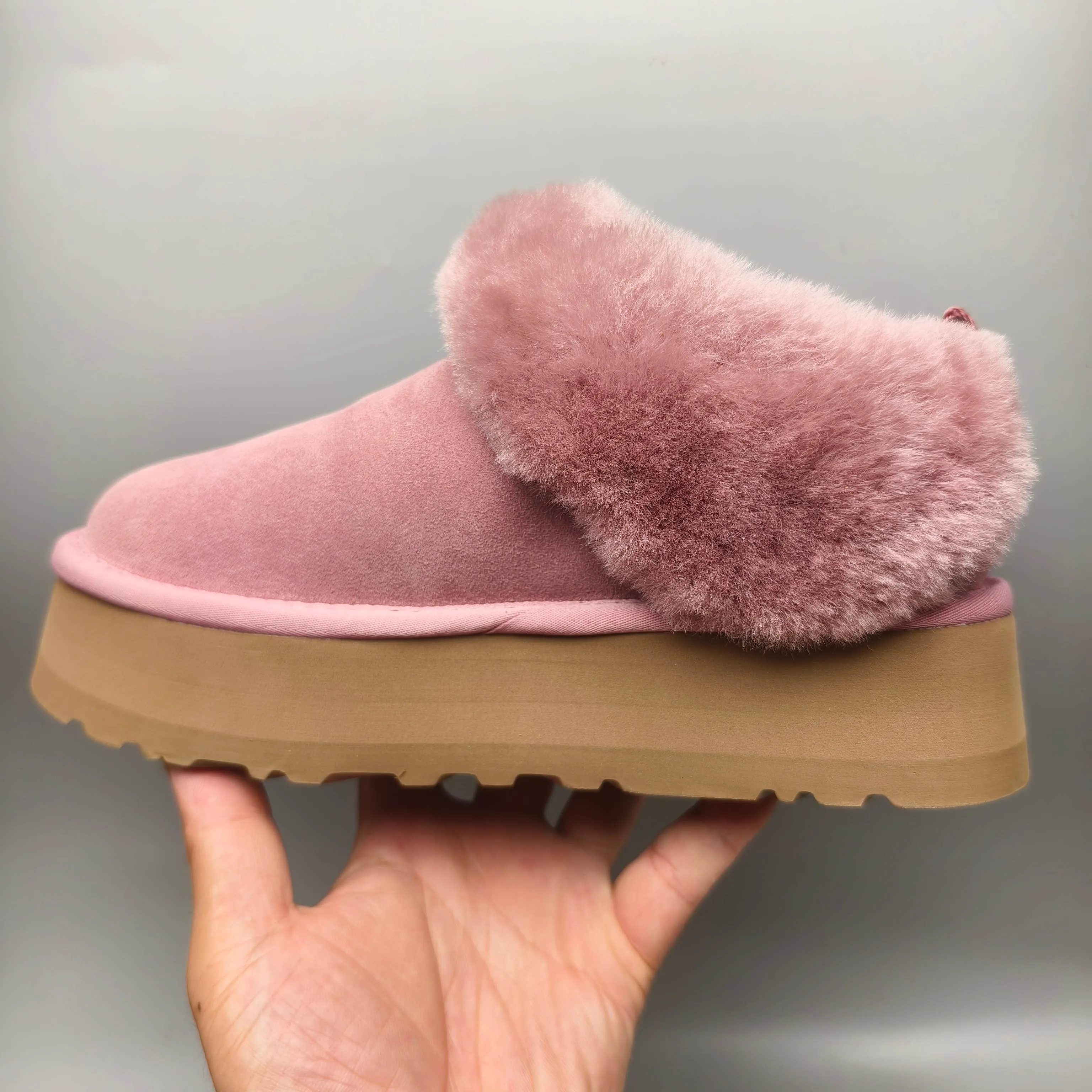 💰480 UGG sheepskin all-in-one 1393 thick-soled suede slip-on slip-on shoes. Color: maroon, green, sand, pink. Matching sizes: 35-40.